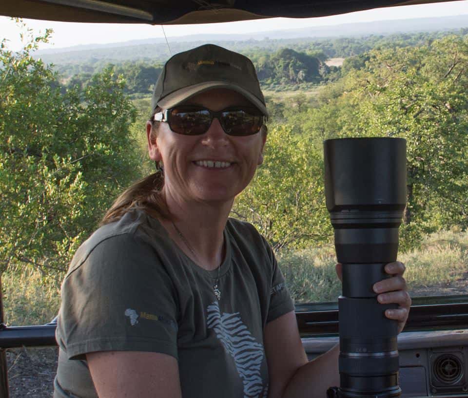 Reisearrangør og reiseleder Wenche Eimhjellen har 25 års erfaring med reiser i det sørlige Afrika. Hun har over flere år også jobbet som jaktguide og turguide i Sør-Afrika og er lidenskapelig opptatt av natur og dyreliv og er en ivrig naturfotograf. Wenche har mye kunnskap om Sør-Afrikas kultur og histore. Etter mange års reise på dette kontinentet var det naturlig å engasjere seg også på et sosialt nivå. Hun har de siste fem årene jobbet for bistandsorganisasjonen Yme som jobber med vannprosjekter og yrkesutdanning i Afrika. I tillegg har hun et engasjement for bevaring av det truede neshornet. På turene med Wenche vil du garantert bli engasjert, enten det er å støtte opp om det lokale fotballaget i en landsby, eller oppdage gledene ved de små underverkene i naturen. 
